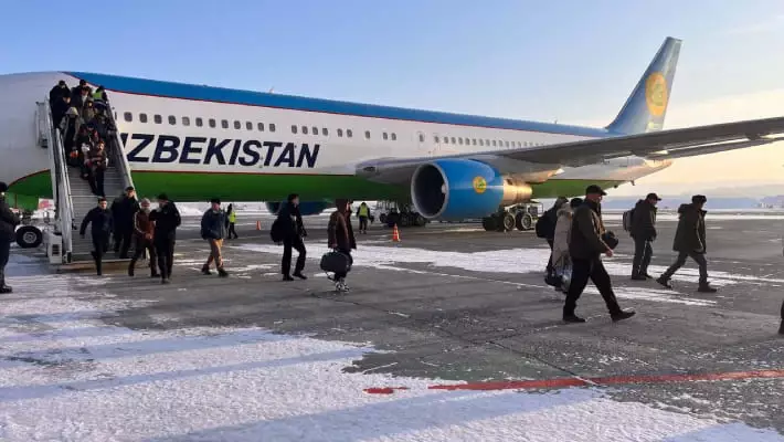 Самолет Uzbekistan Airways совершил экстренную посадку в Красноярске