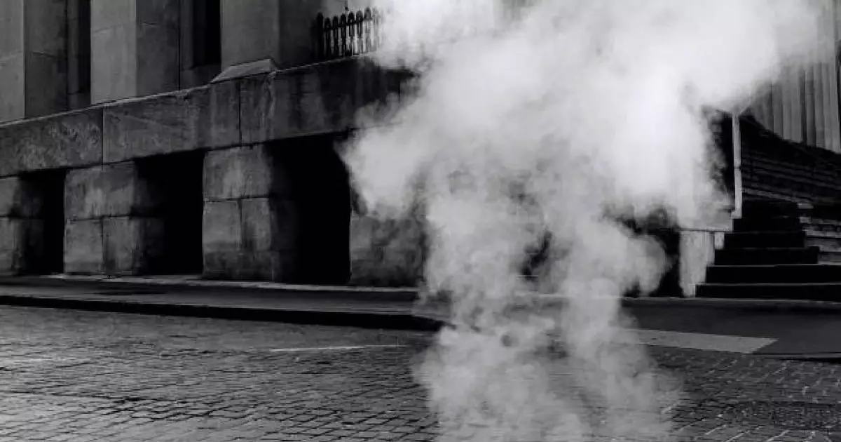  Ақтауда оқушы көшедегі ыстық суға құлап, мүгедек болып қалды 