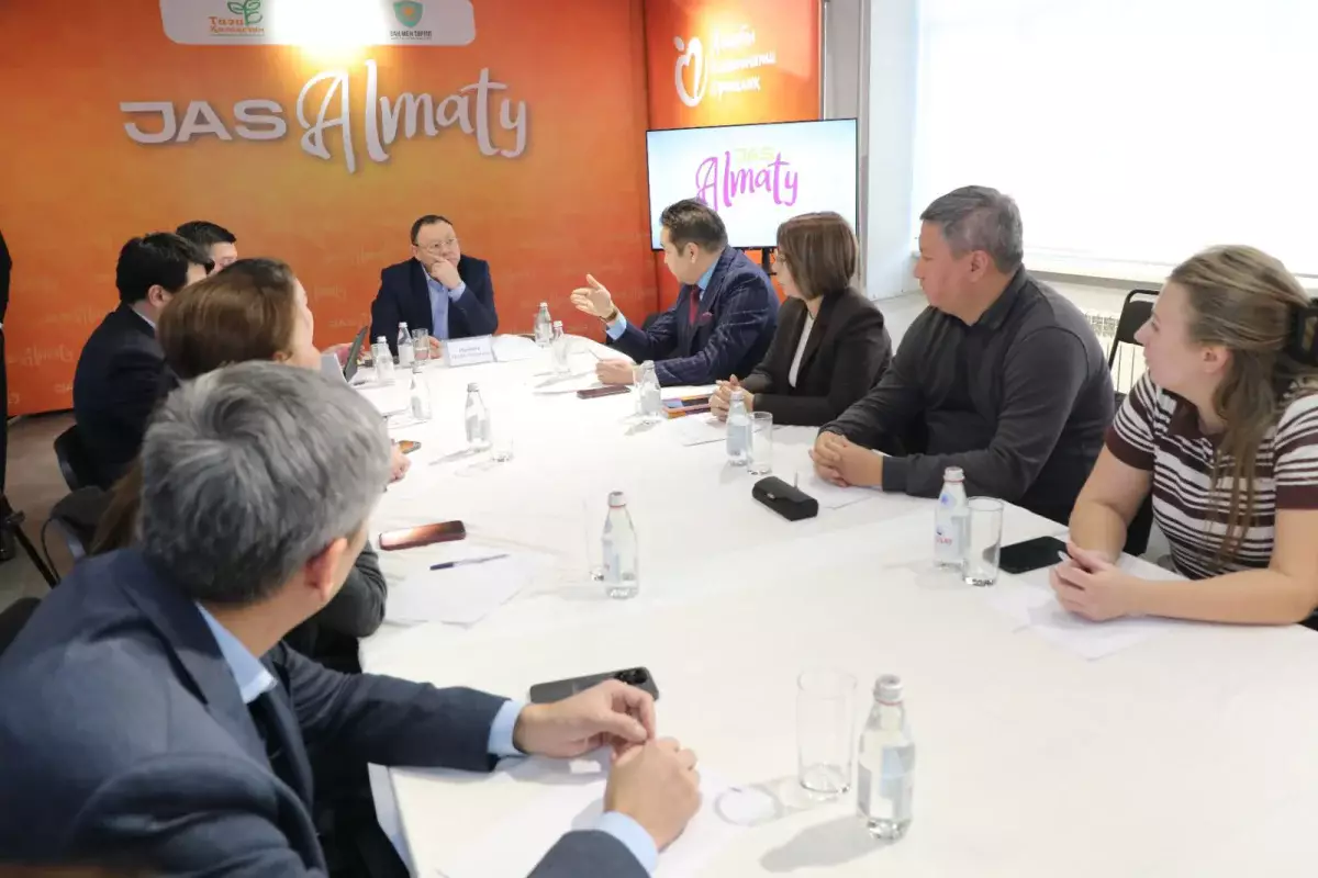 В Алматы обсудили роль науки в развитии города с участием молодых ученых