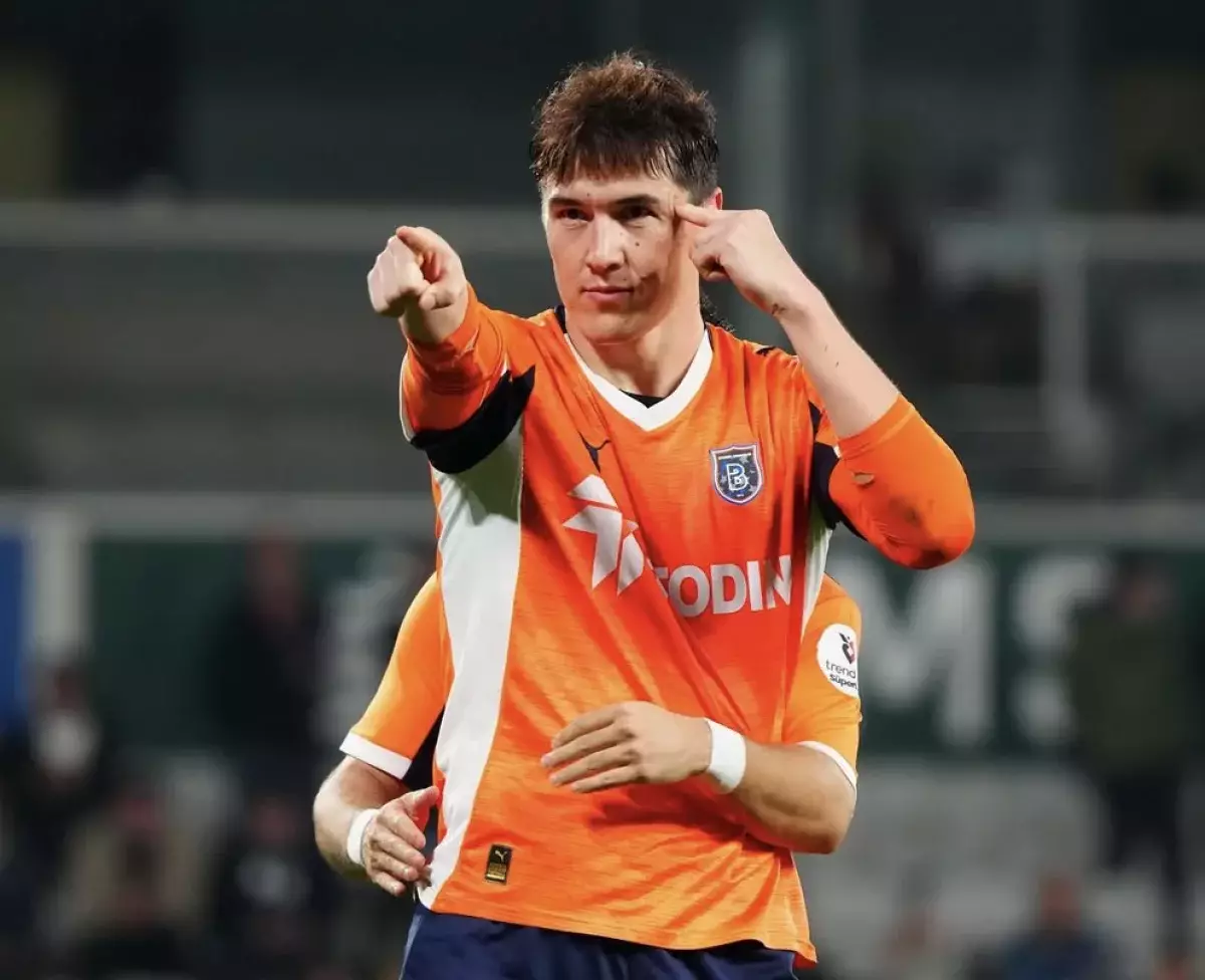 Эльдор Шомуродов: “Түркияға атақ, ақша үшін емес, футболдан лаззат алу үшін келдім”