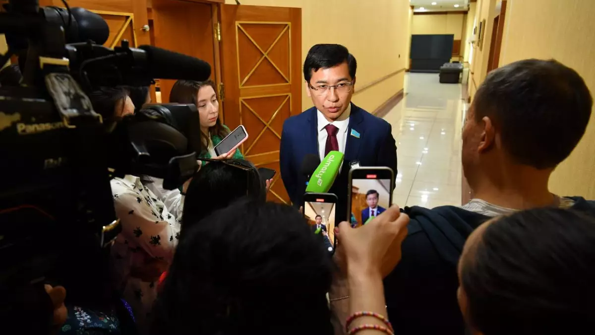 Директорларды қанша жылға тағайындау керек? Аймағамбетов ойын айтты