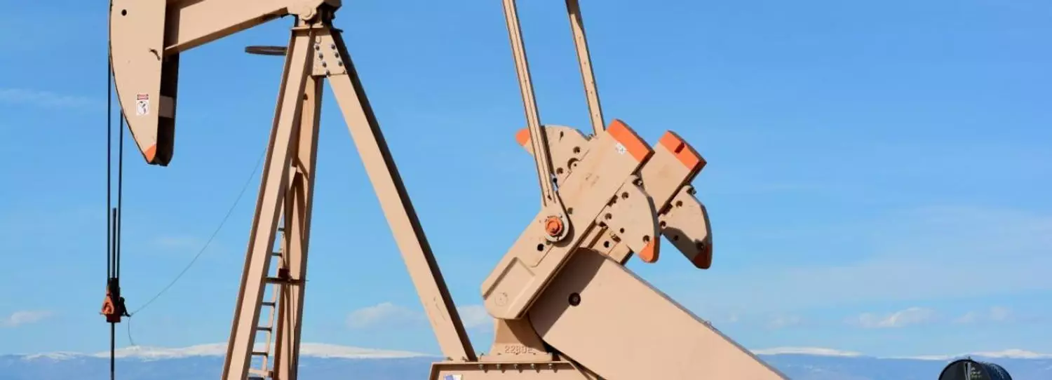 Нефть дешевеет из-за снижения рисков после остановки добычи в Казахстане.