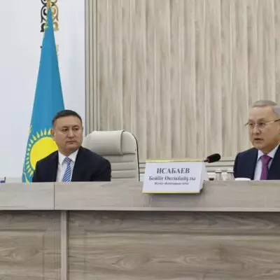 Бейбит Исабаев представил местному активу нового избранного акима Кербулакского района