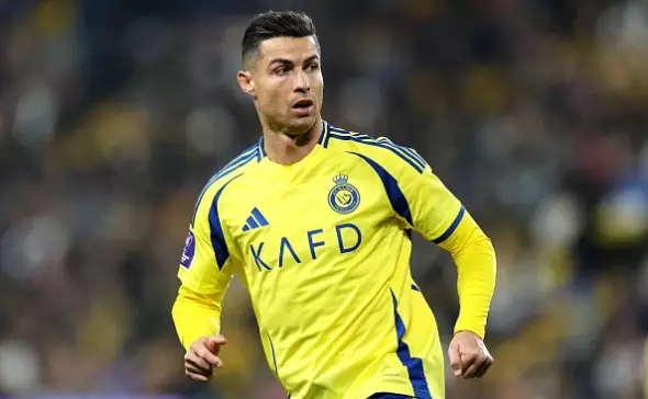 Вандал поджег статую Криштиану Роналду на Мадейре