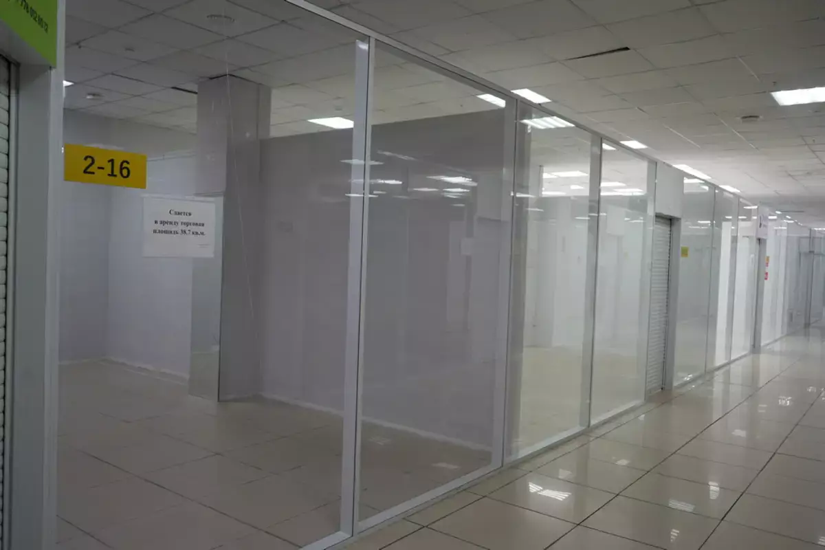 Массовое закрытие магазинов в Актау: причины и комментарии специалистов - новости на Lada.kz 21.01.2026