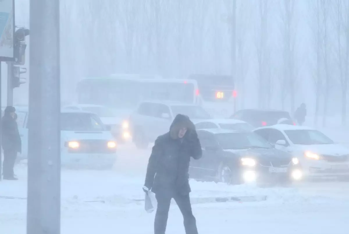 Туман, гололед и низовая метель: В ряде регионов Казахстан объявлено штормовое предупреждение