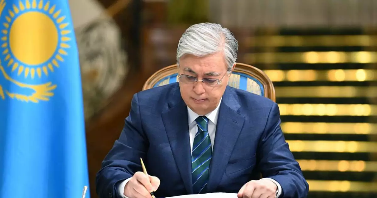   Президент Конституциялық комиссия құру туралы Жарлыққа қол қойды   