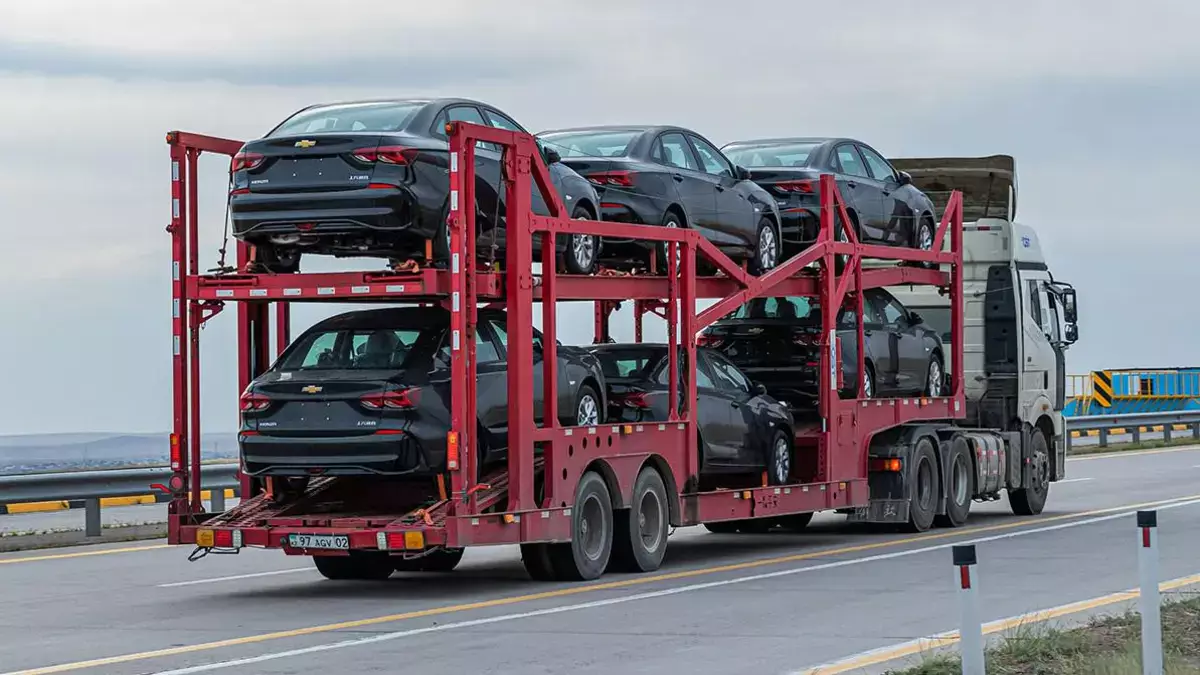 Казахстан «поднимает планку»: утильсбор для машин из России и Беларуси резко вырастет - новости на Lada.kz 21.01.2026