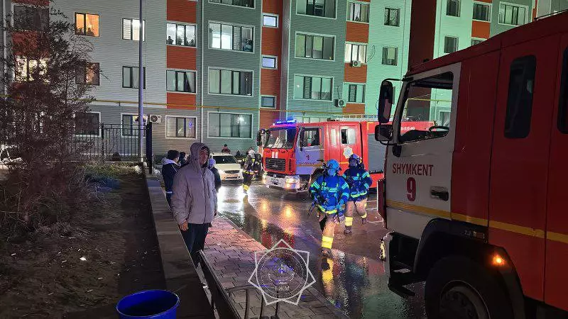 Шымкентте тұрғын үйден өрт шығып, 10 адам эвакуацияланды