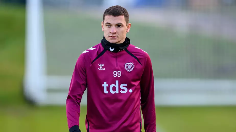 Чесноков на полшага позади - главный тренер "Хартса" о казахстанце (ВИДЕО)