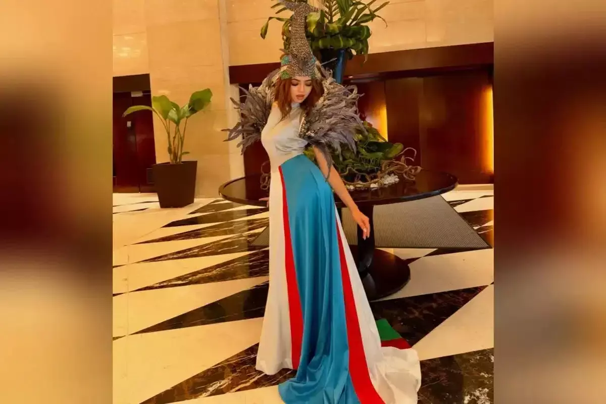 Модель оштрафовали за платье в цветах национального флага Узбекистана