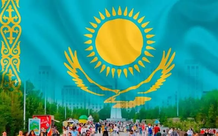 Эксперт заявил, что Конституционная комиссия определит контуры новой системы власти в Казахстане.