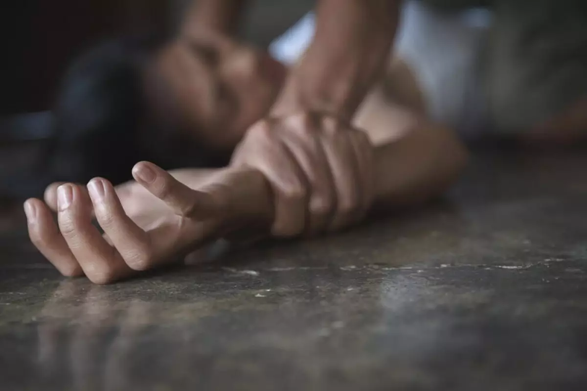 Похищение и изнасилование в Шымкенте: депутат потребовал арестовать всех соучастников, включая «бабушек»