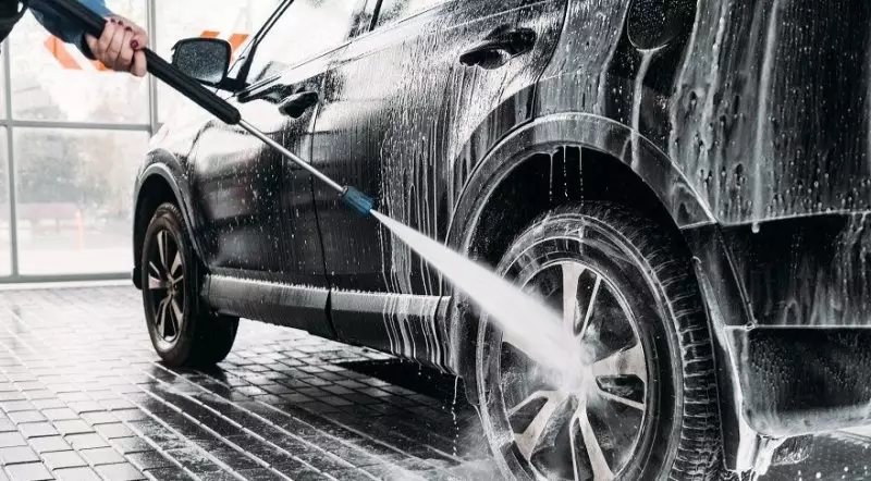 Автомойки резко подорожают в Казахстане? На бизнес "повесили" миллионные расходы