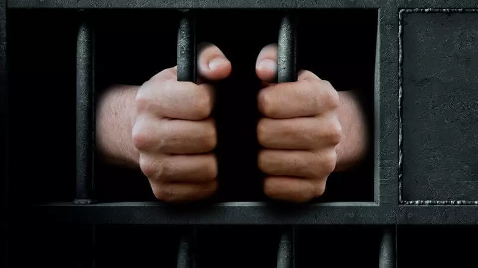 Түркістан облысының тұрғыны екі өгей қызына зорлық көрсеткені үшін ұсталды 