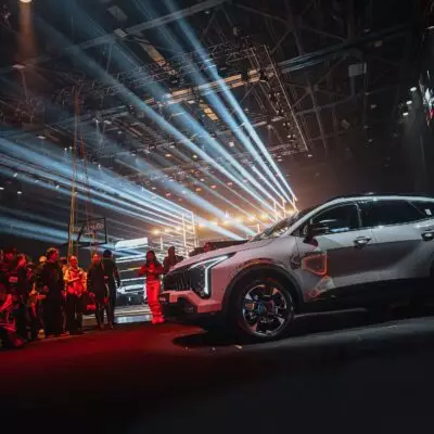 Новый Kia Sportage – в центре спортивного драйва