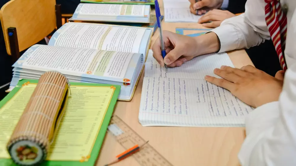 Девятиклассник скончался на перемене в Каскелене