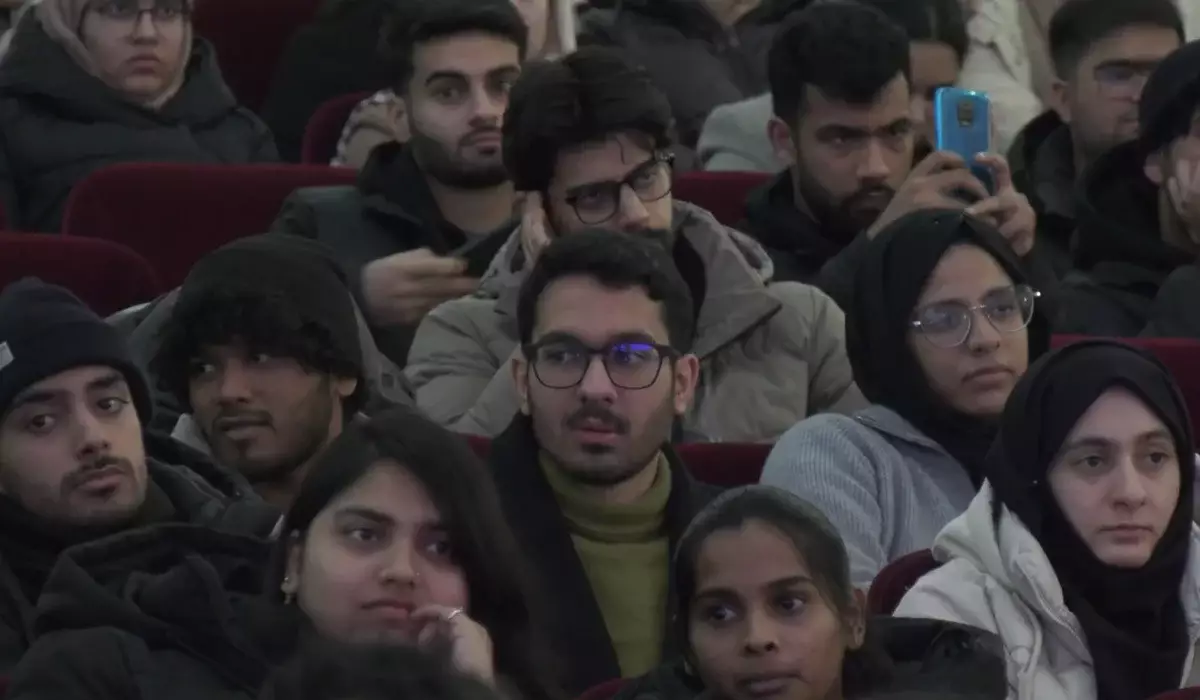 Полиция Алматыдағы үнді студенттерін жинап алып, Қазақстанның заңдарын түсіндірді (ВИДЕО)