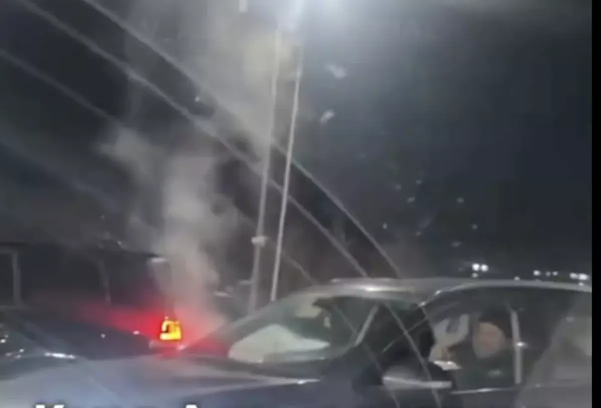 В Астане водители решили дорожный конфликт по-доброму: видео разлетелось в сети