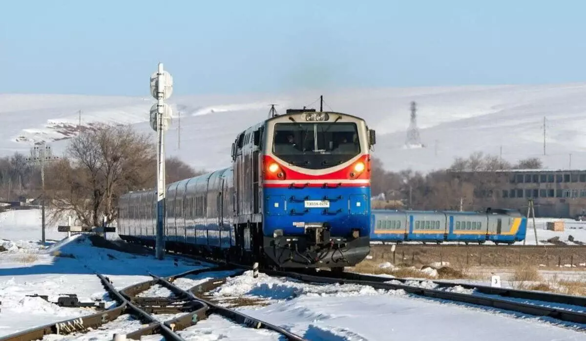 Военнослужащие Казахстана и их семьи получили право на бесплатный проезд на поезде