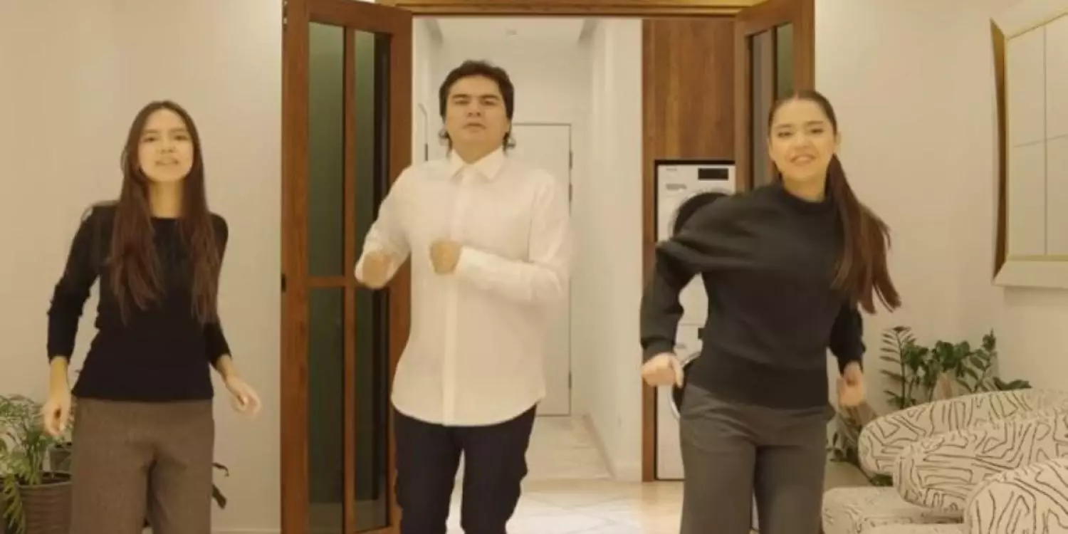 «Егіздер бой жетіпті»: Кенжебектің қыздары желіні жарды