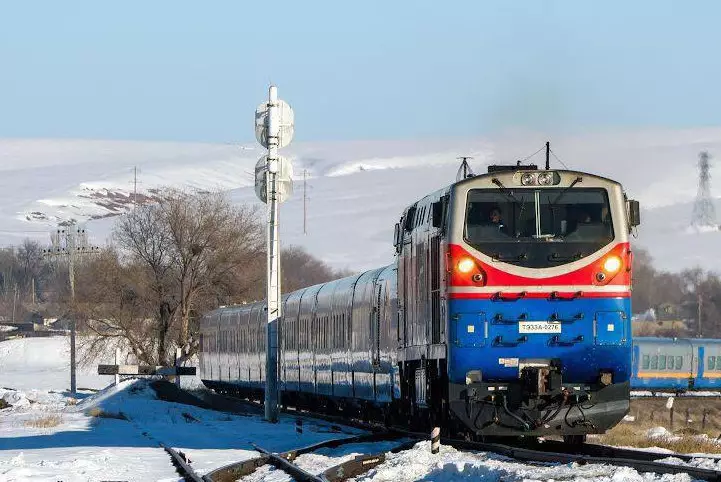 Казахстанские военнослужащие и их семьи смогут бесплатно ездить в поездах