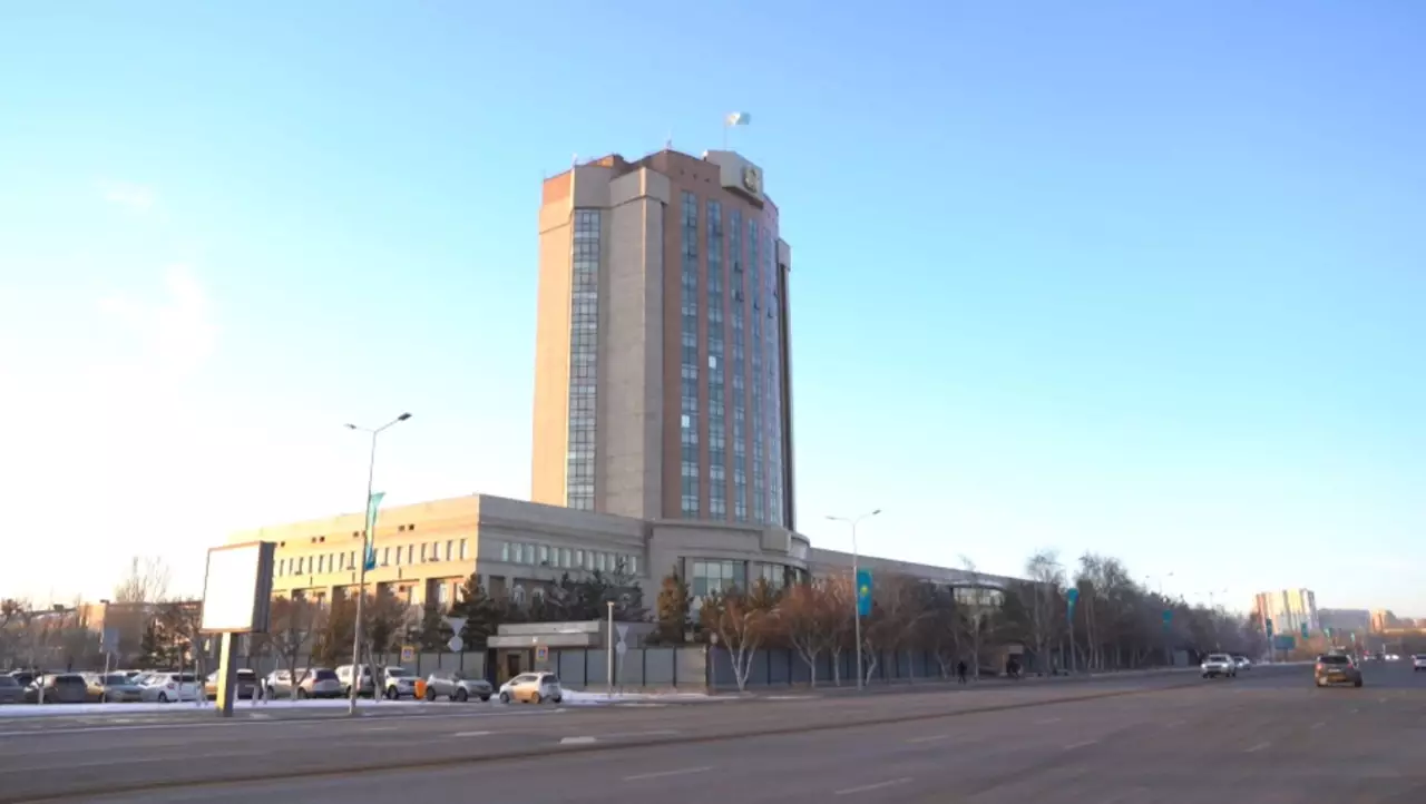 Қазақстан Франциямен заңсыз мигранттарды қайтару тетігін бекітті