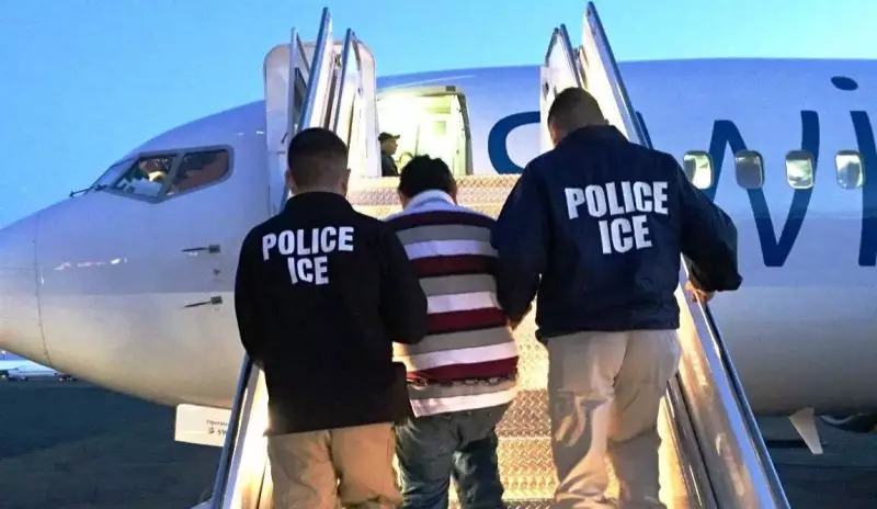 США депортировали целый самолёт нелегалов из Центральной Азии