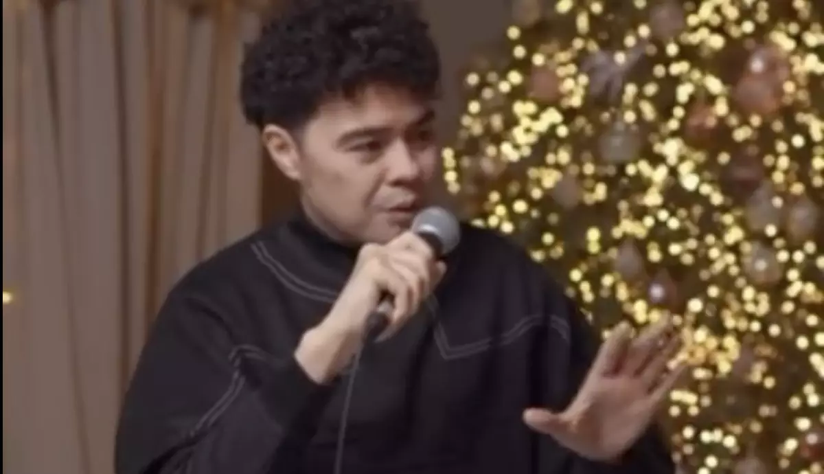 Жас кезінде пойызда болған оқиғаны айтқан әртістің басы бәлеге қалды