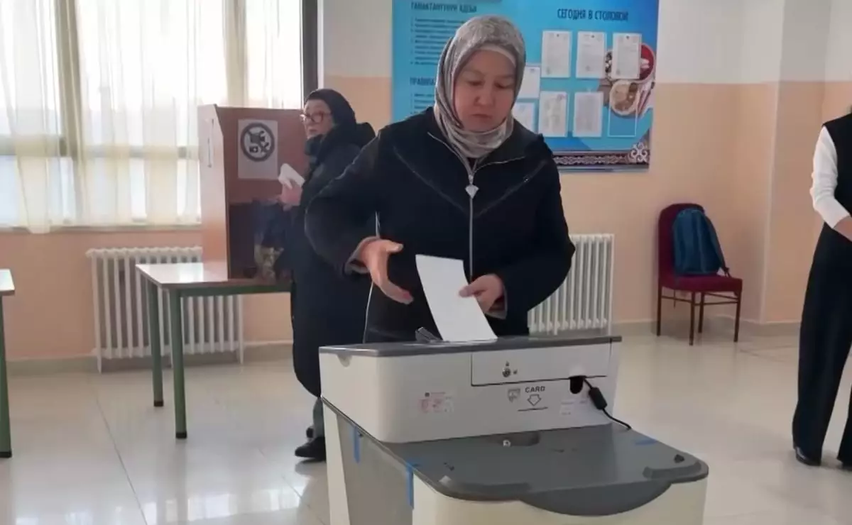 Қырғызстанда сайлауға келмегендерге айыппұл салып, дауыс бергендерді ынталандыру ұсынылды