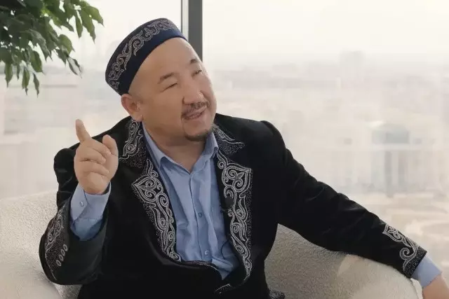 “Ауыстыратын болса, ми ауыстырған дұрысырақ”: Нұрлан имам жынысын ауыстыратын еркектер туралы