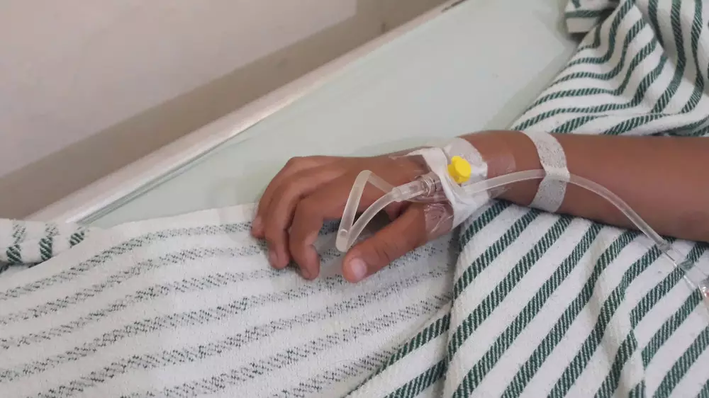 22 подростка попали в больницу на юге Казахстана. Полиция проводит расследование