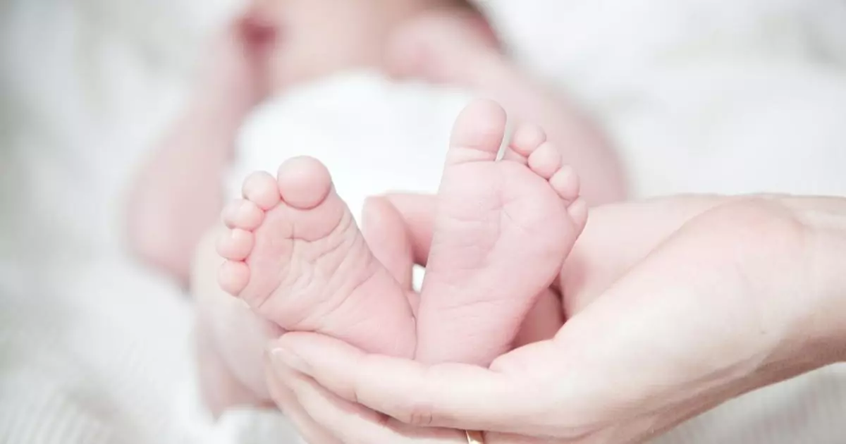  Дәрігер сәбидің арқасына тілік жасап, бір жарым айлық сәби шетінеп кетті 