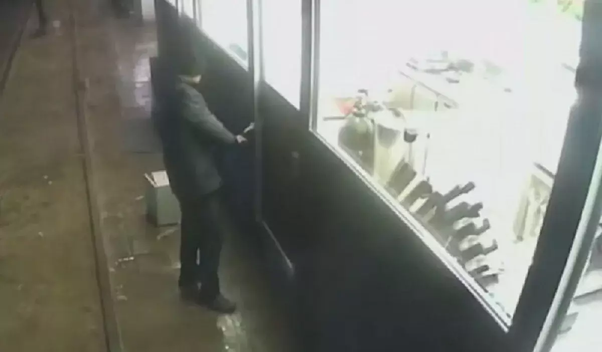 Вандалы повредили смарт-туалет за 50 млн тенге в Шымкенте (ВИДЕО)