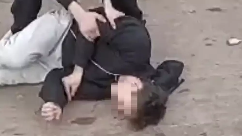 “Кастетпен ұрған“. Алматыда жаппай төбелес болды