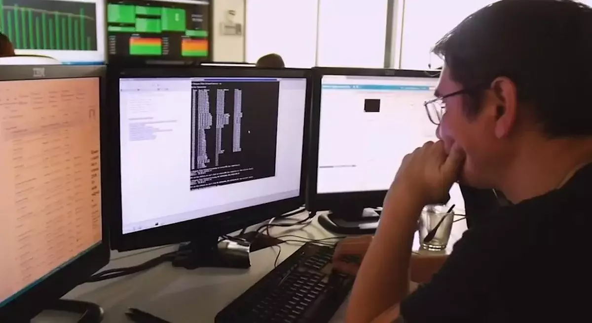 Цифровой киберщит: в Алматы заблокировали масштабную сеть мошеннических сайтов