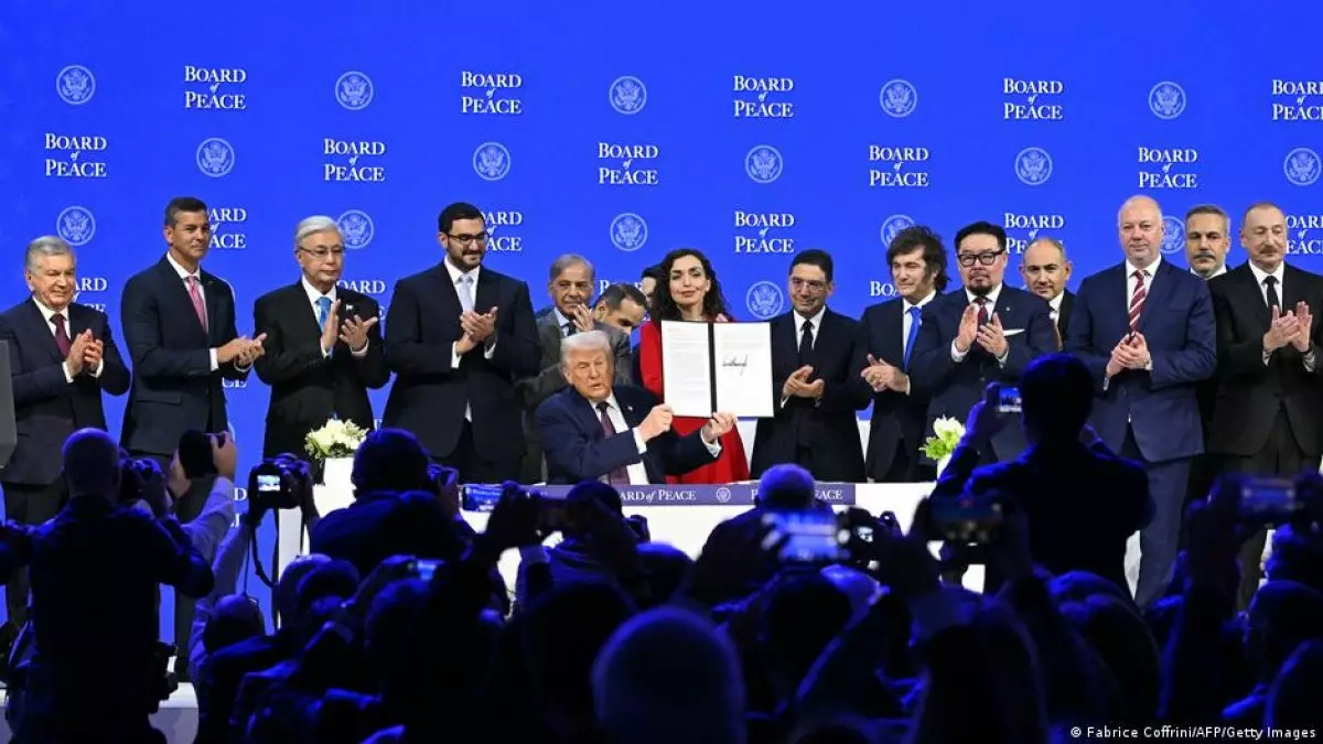 Трамп учредил в Давосе возглавляемый им "Совет мира"