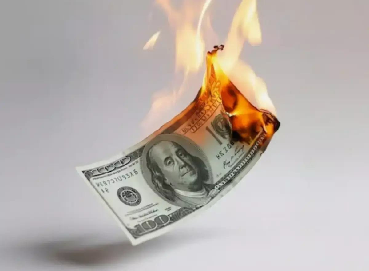 Казахстанцы массово бросают доллар и меняют валютные привычки: куда уходят сбережения - новости на Lada.kz 22.01.2026