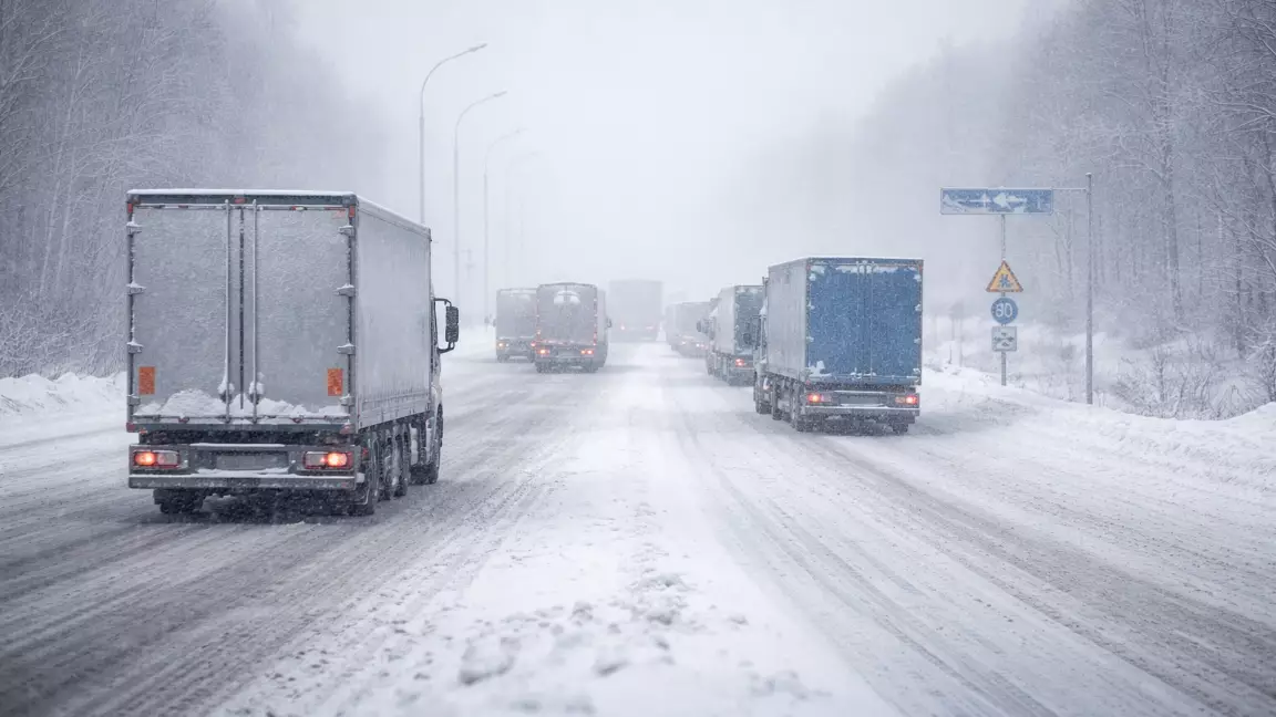 Қазақстанның екі өңірінде жүк көліктерінің қозғалысы шектелді