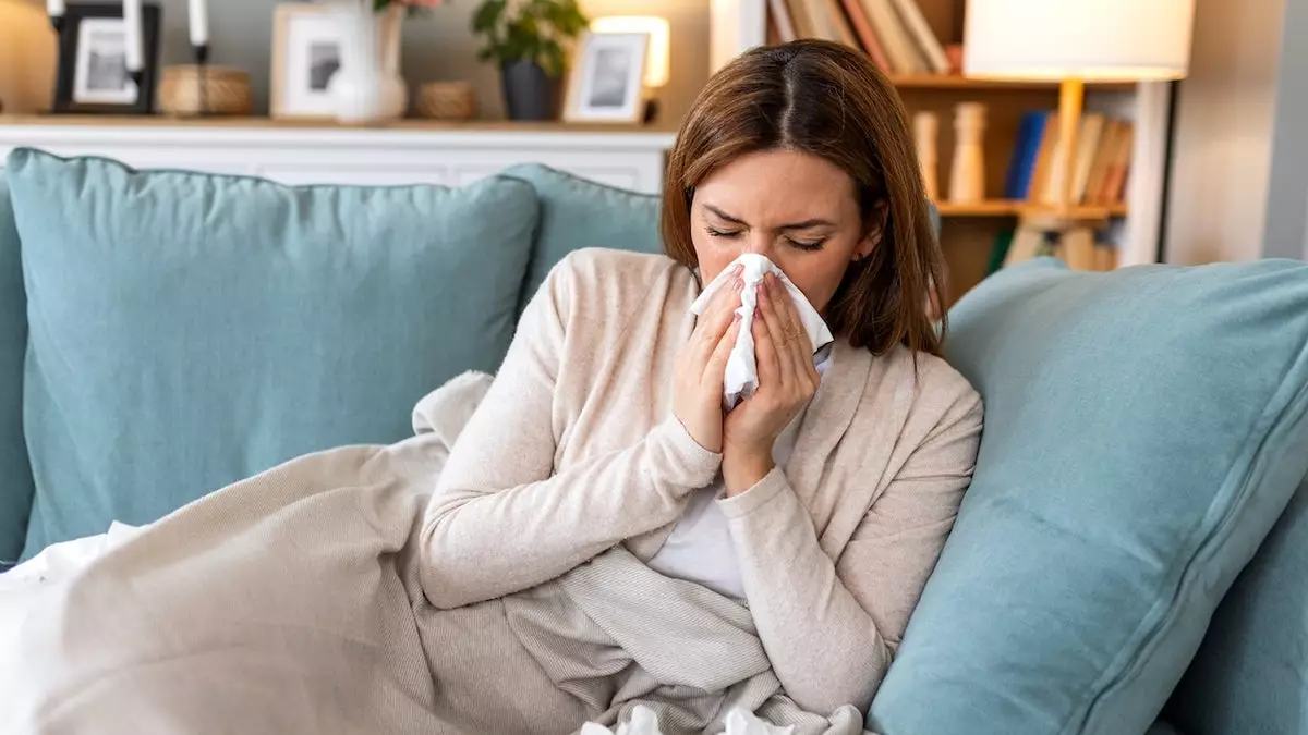 Может ли прививка от гриппа действительно вызвать грипп? Врачи расставляют все точки над i.