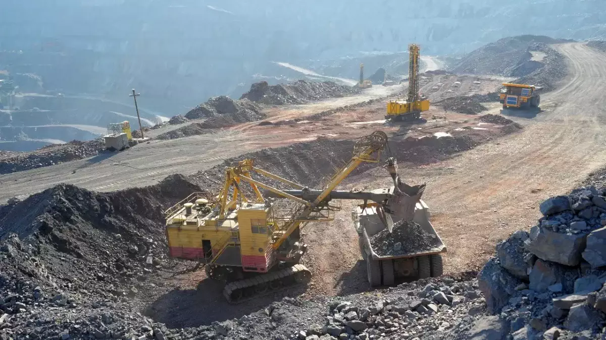 Кен қазып, Қытайға сатқан: ШҚО-да заңсыз кен өндіргендер 1 млрд теңгеден астам табыс тапқан