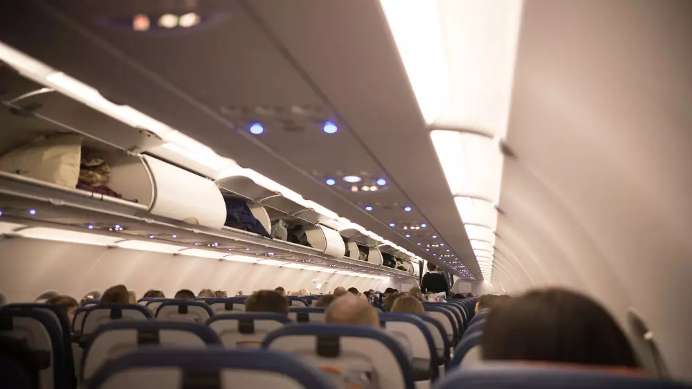 “Дважды сменили борт“: пассажиры рассказали о странной задержке рейса