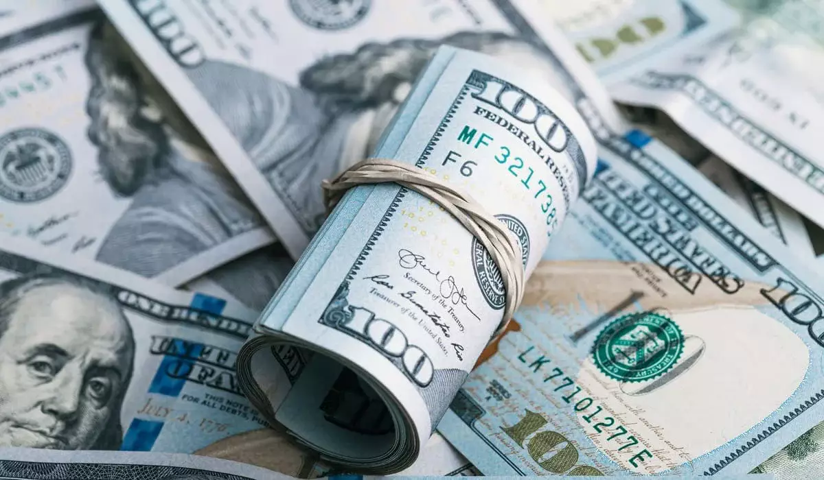 Почему казахстанцы перестали скупать доллары