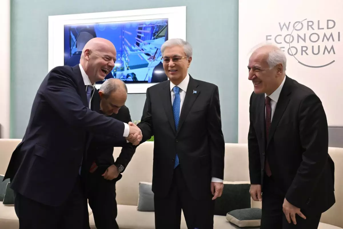 Токаев встретился с президентом ФИФА