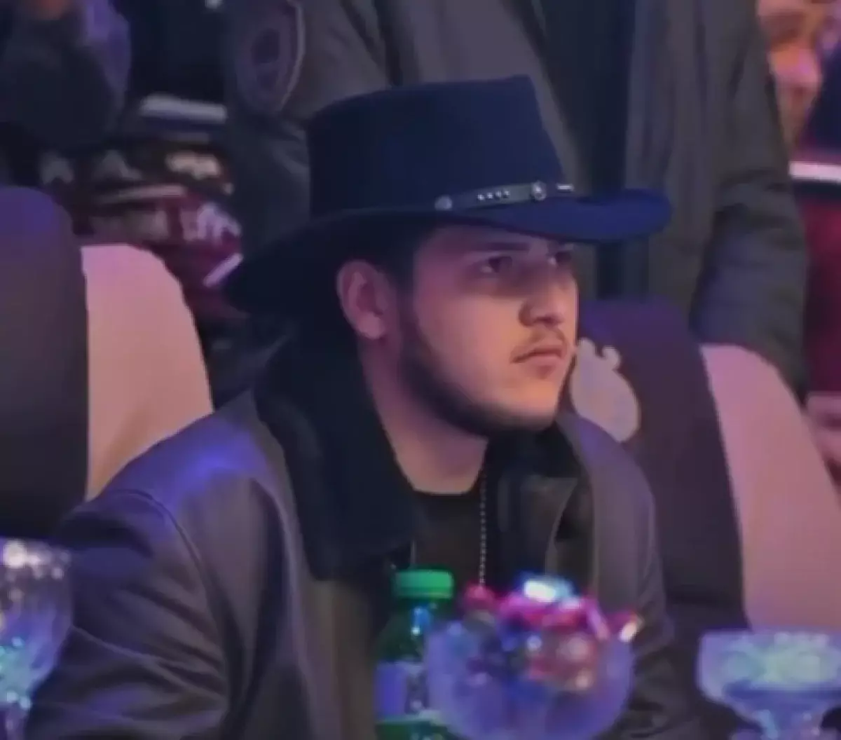 Cын Рамзана Кадырова опубликовал видео на фоне слухов о ДТП