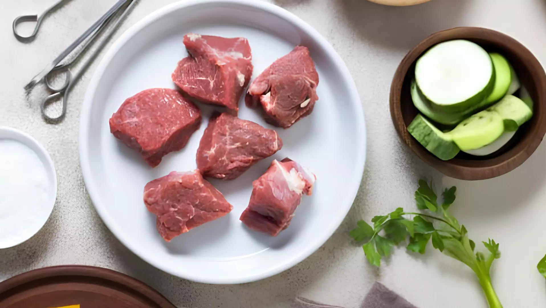 Экспорт зерна и дефицит кормов разгоняют цены на говядину в Казахстане.