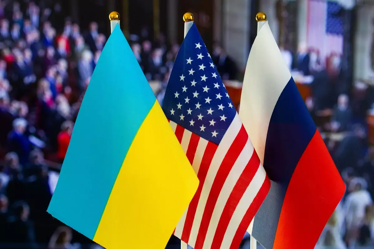 Переговоры США, Украины и России о возможном завершении войны анонсировал Зеленский
