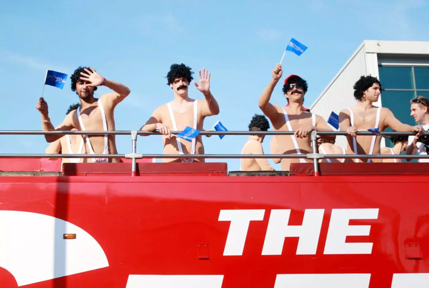 Трое болельщиков клуба Брюгге задержаны за имитацию Бората в Казахстане.