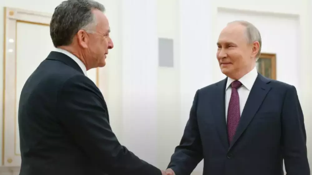 Путин провел более трех часов со спецпосланником США в Москве