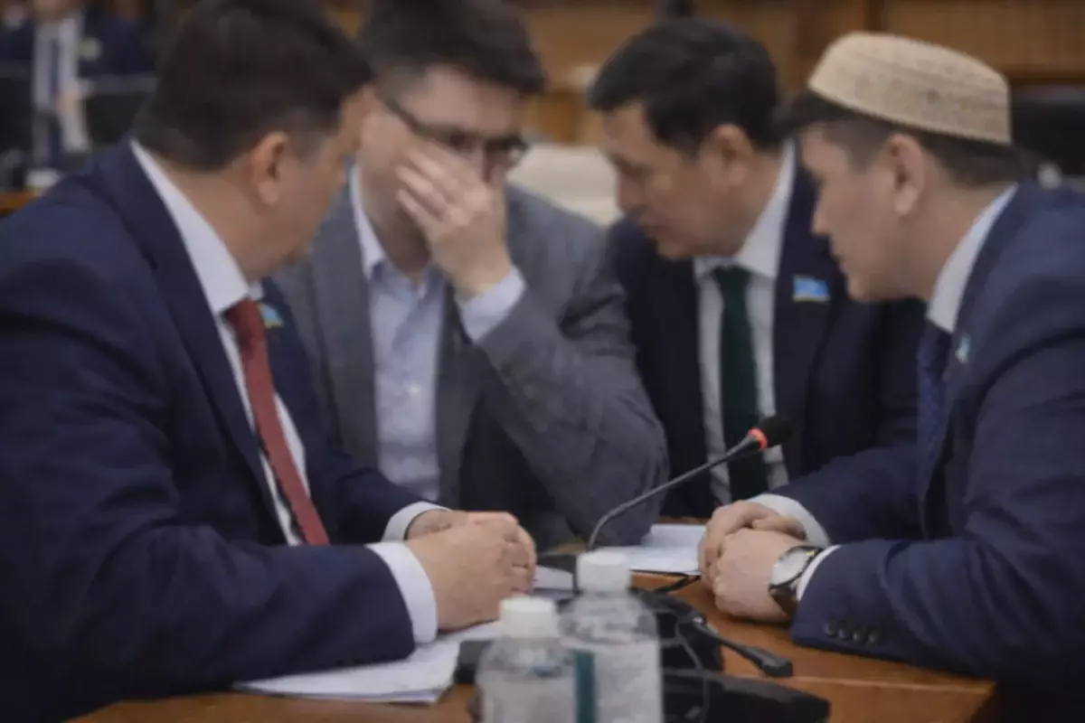 Бапи, Базарбек и Мукаев: кто из депутатов может лишиться мандата